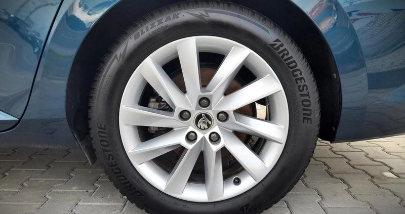 Skoda Superb cena 89900 przebieg: 106299, rok produkcji 2019 z Nekla małe 352